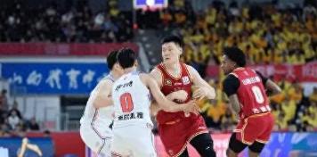 江苏队主场艰难击败福建，豪取胜利