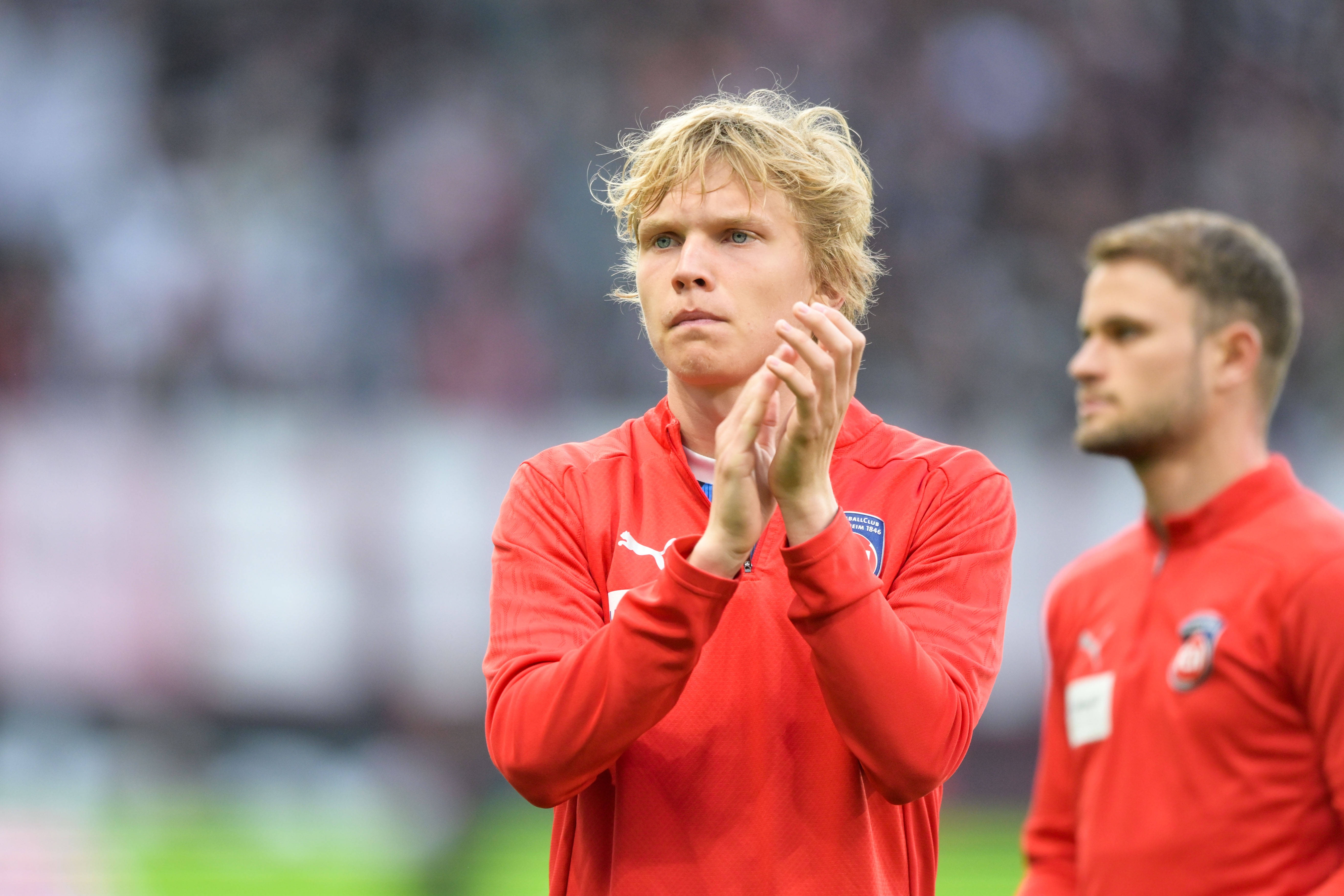 萨尔茨堡逼平拜仁，双方晋级淘汰赛