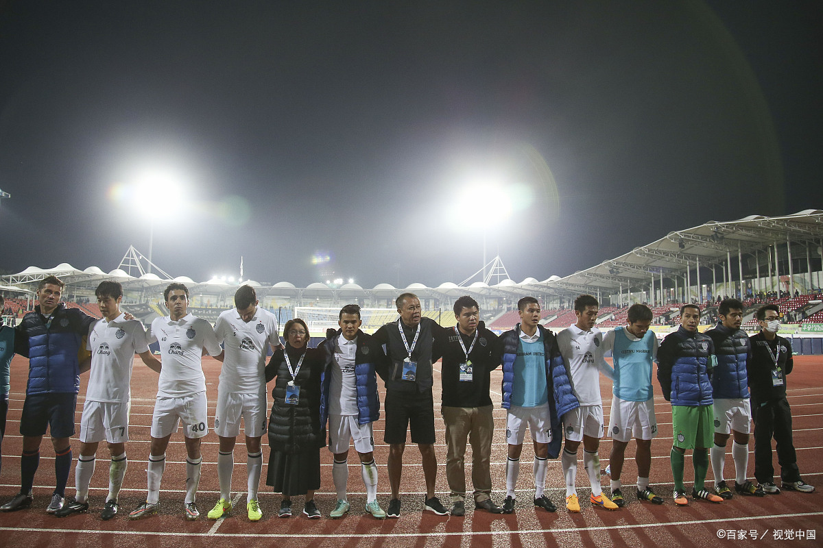 运动员的团结一心展现了团队的力量