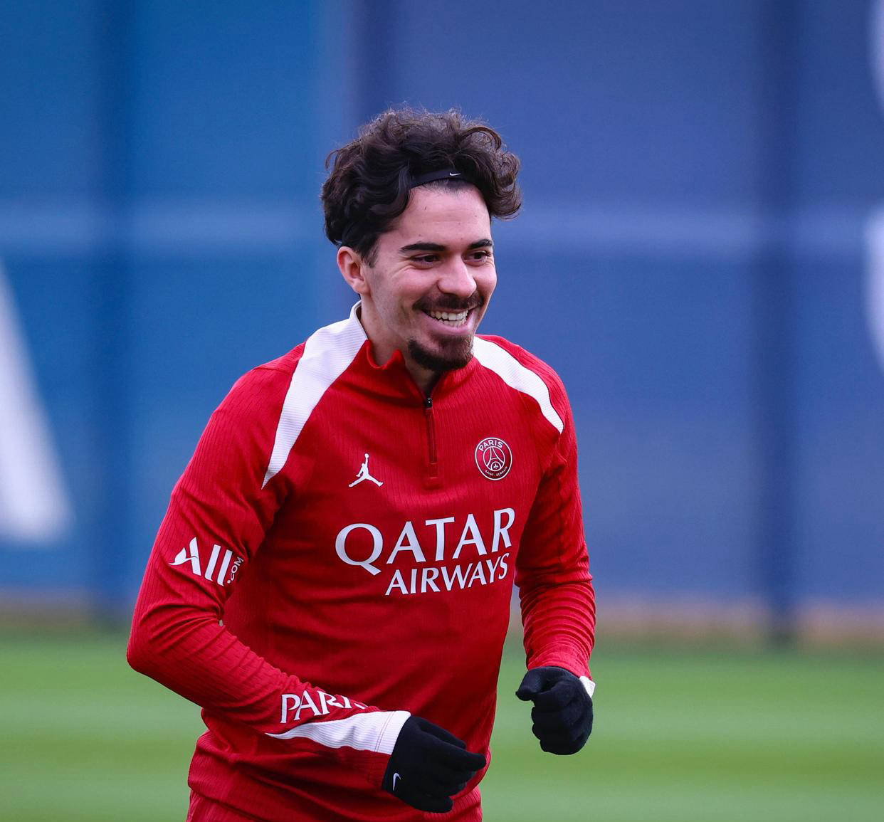 摩纳哥遭遇巴黎圣日耳曼惨败，法甲冠军前途蒙尘的简单介绍