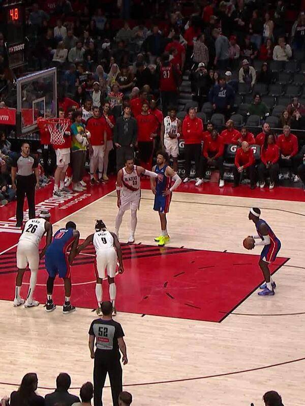 活塞大胜开拓者，取得三连胜