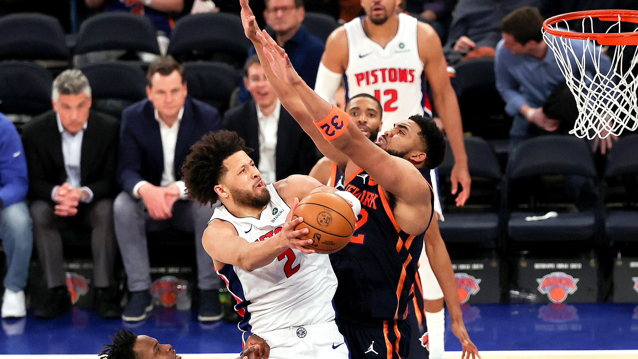 活塞大胜开拓者，取得三连胜