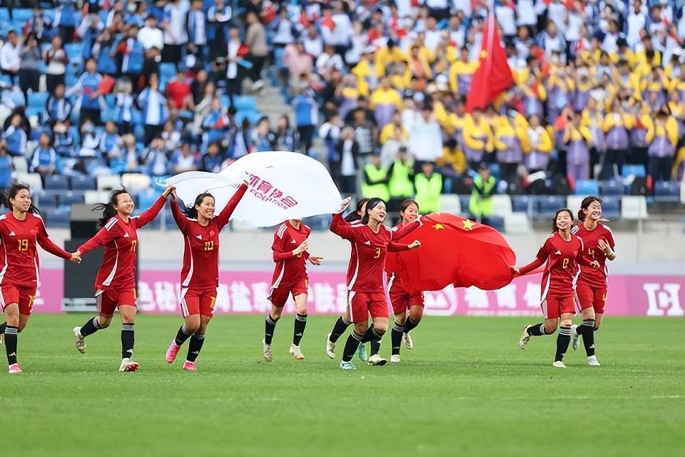 关于国内足球联赛决胜在即，各队实力对比显著的信息