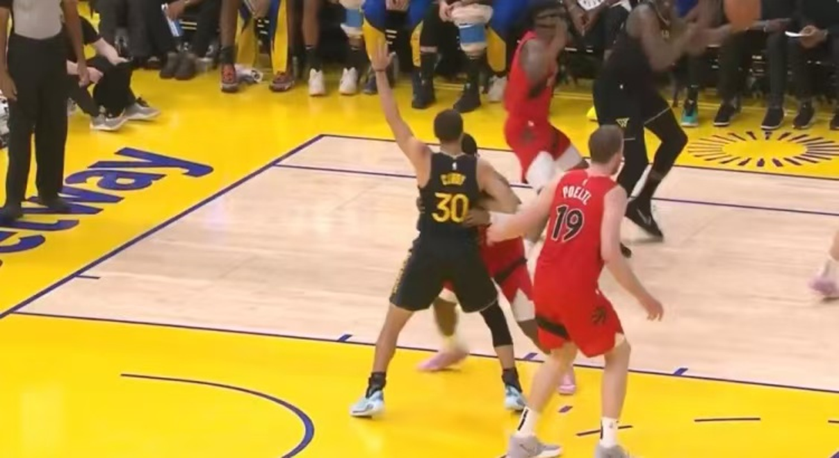 勇士击败热火，库里砍下30+6