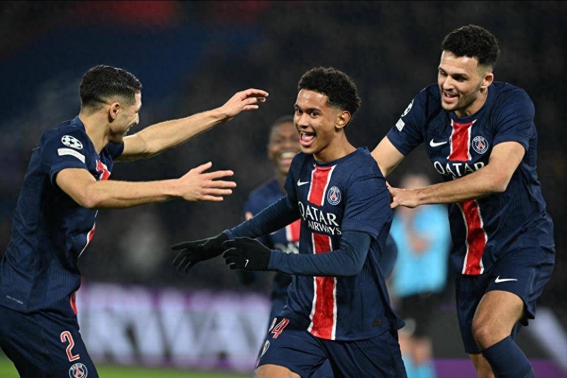 巴黎圣日耳曼被罚款10万欧元! 巴黎圣日耳曼被罚款10万欧元!