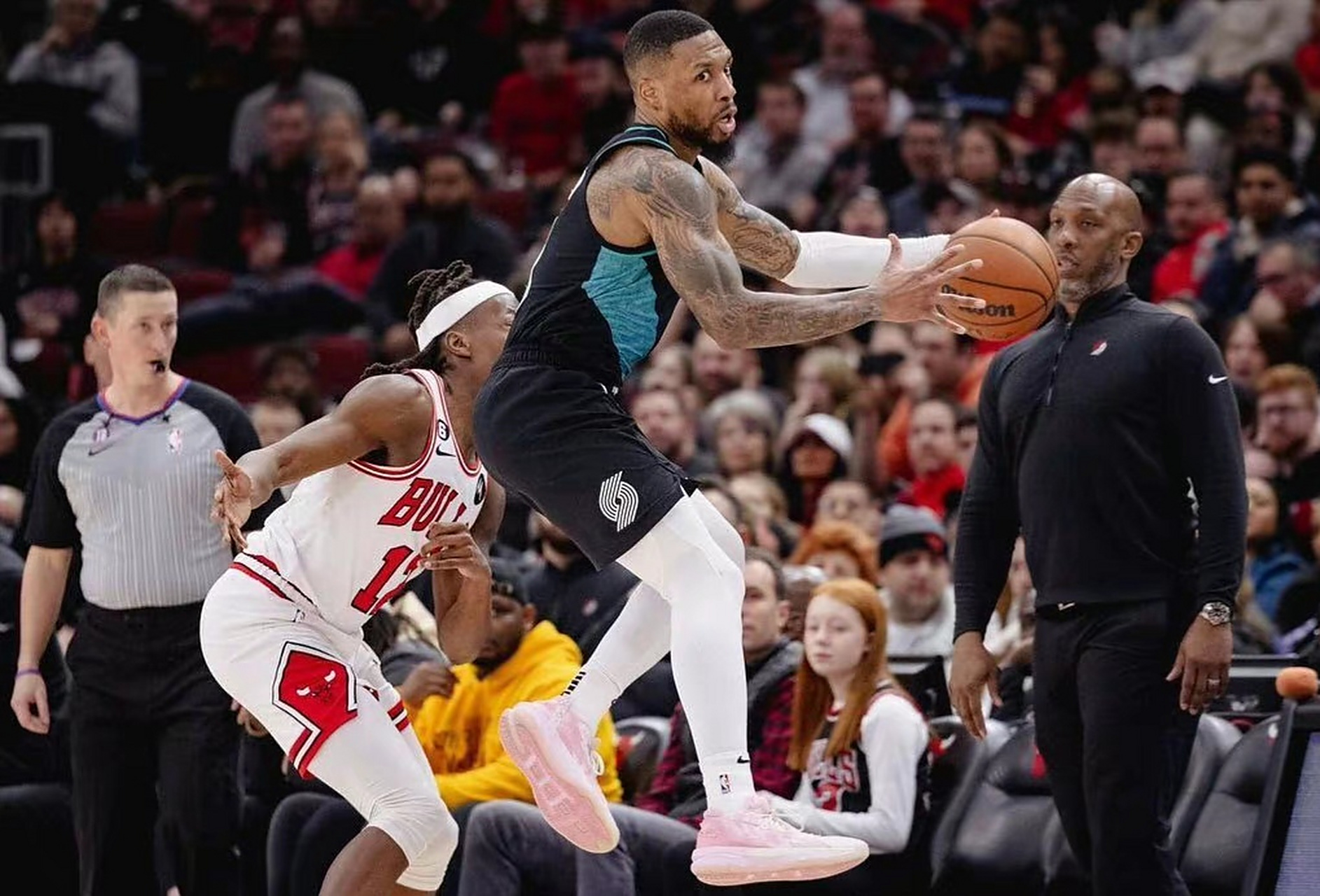 开拓者客场大胜公牛，利拉德砍下35分