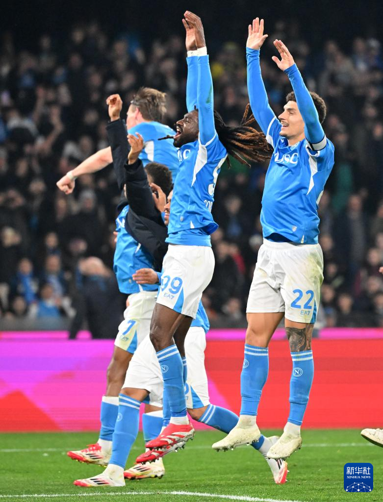 包含尤文图斯击败那不勒斯，取得赛季第一场胜利的词条