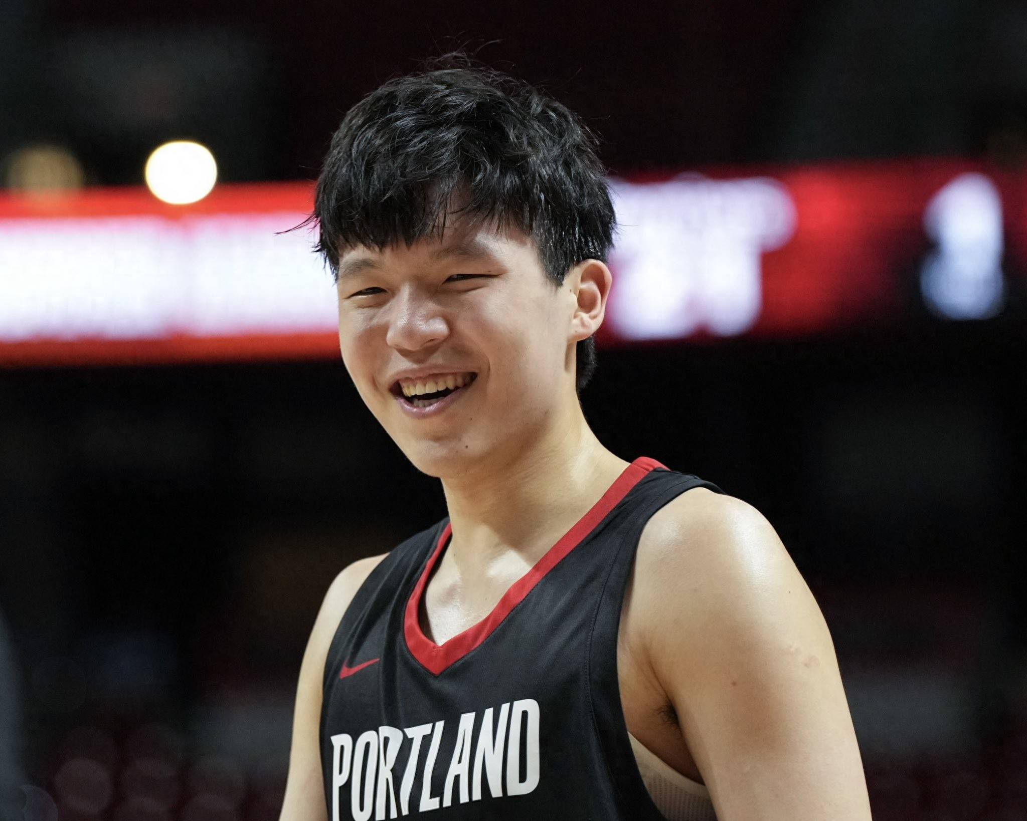 开拓者擒鹈鹕，赢得不易的胜利